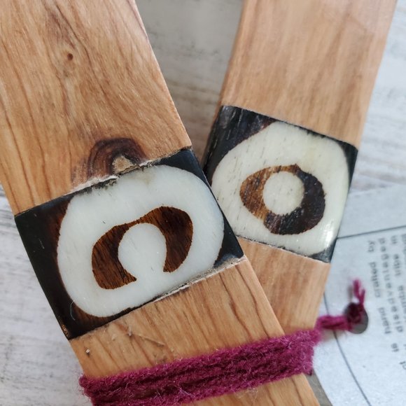 OLIVE WOOD SERVING SET, SMALL WITH BATIK I… - Picture 7 of 8